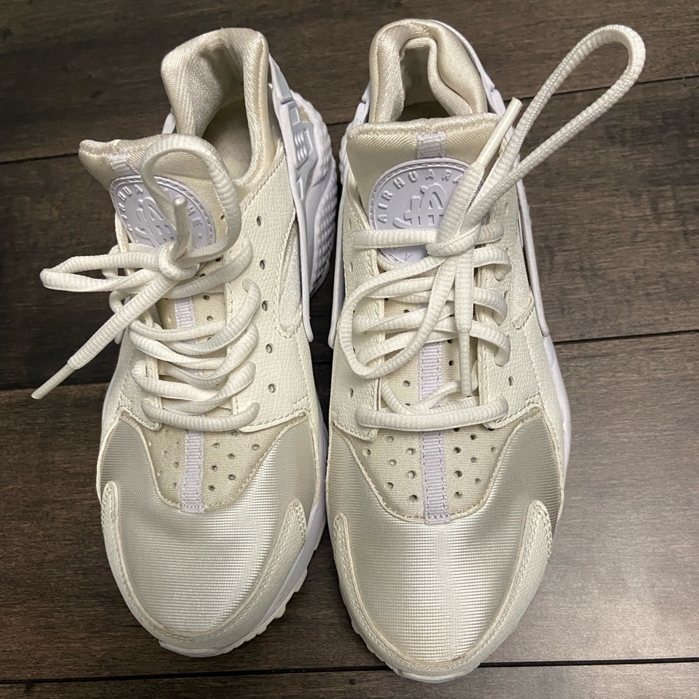 Nike huarache shoes